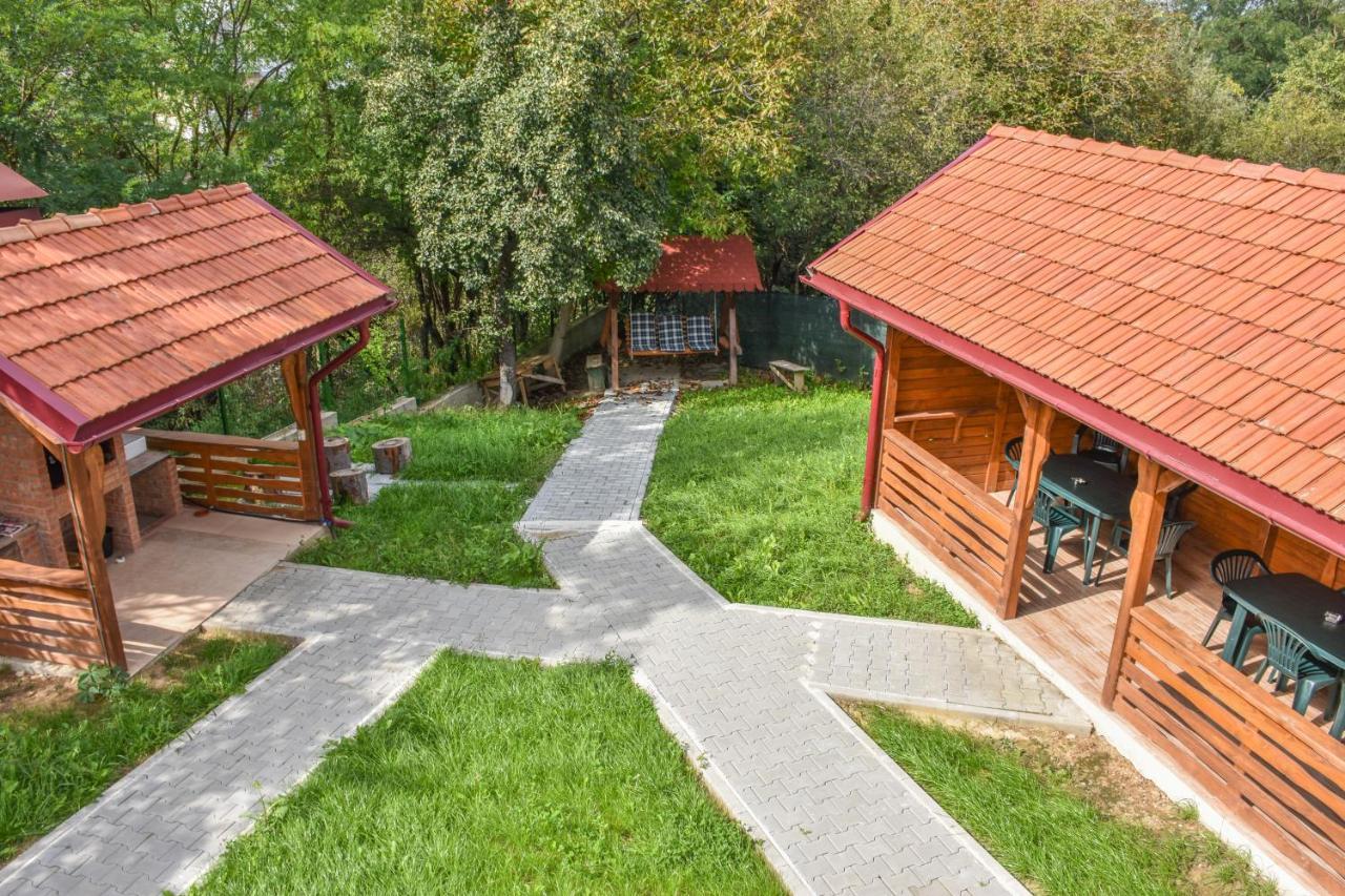 Tomis House Hotel Curtea De Arges Exterior photo